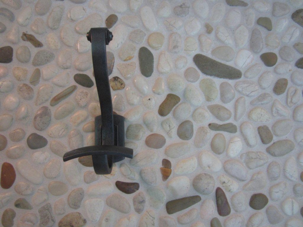 Ivory Blend Pebbles Erthcoverings Installation Backsplash