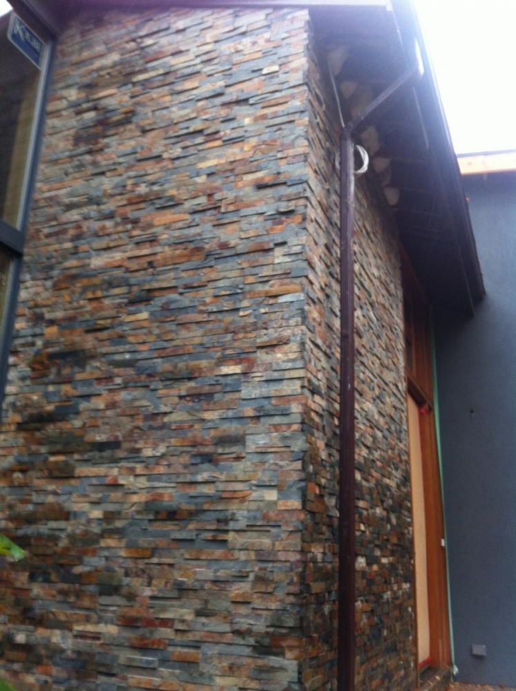 Erthcoverings-Outback-Brown-Ledgestone-Exterior-Natural-Stone-Cladding