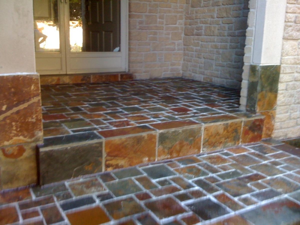 Exterior-Stone-Installation-Outback-Brown-ILPM-and-12x24-Tile-Erthcoverings